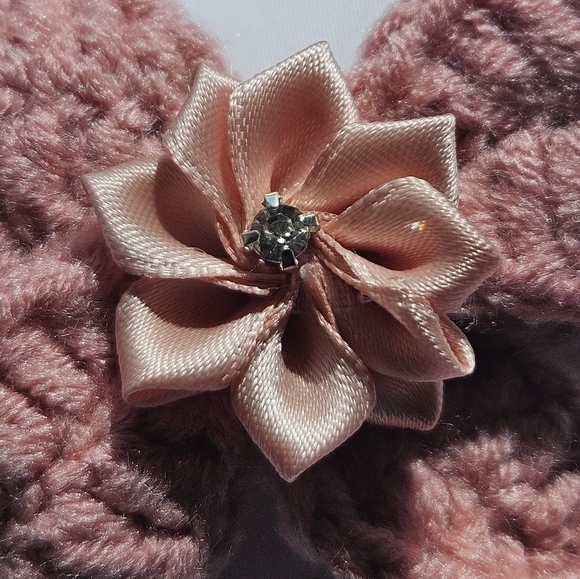 Hand Crafted Crochet Bow Hair Clip Pale Pink Alligator Clip Silk Ribbon Flower - Picture 11 of 17